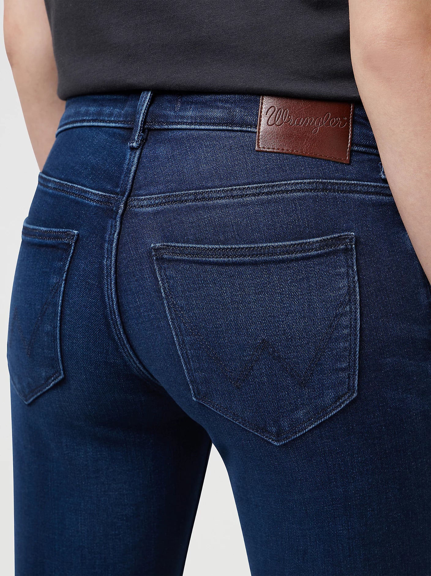 Wrangler Bootcut Nightshade Damjeans