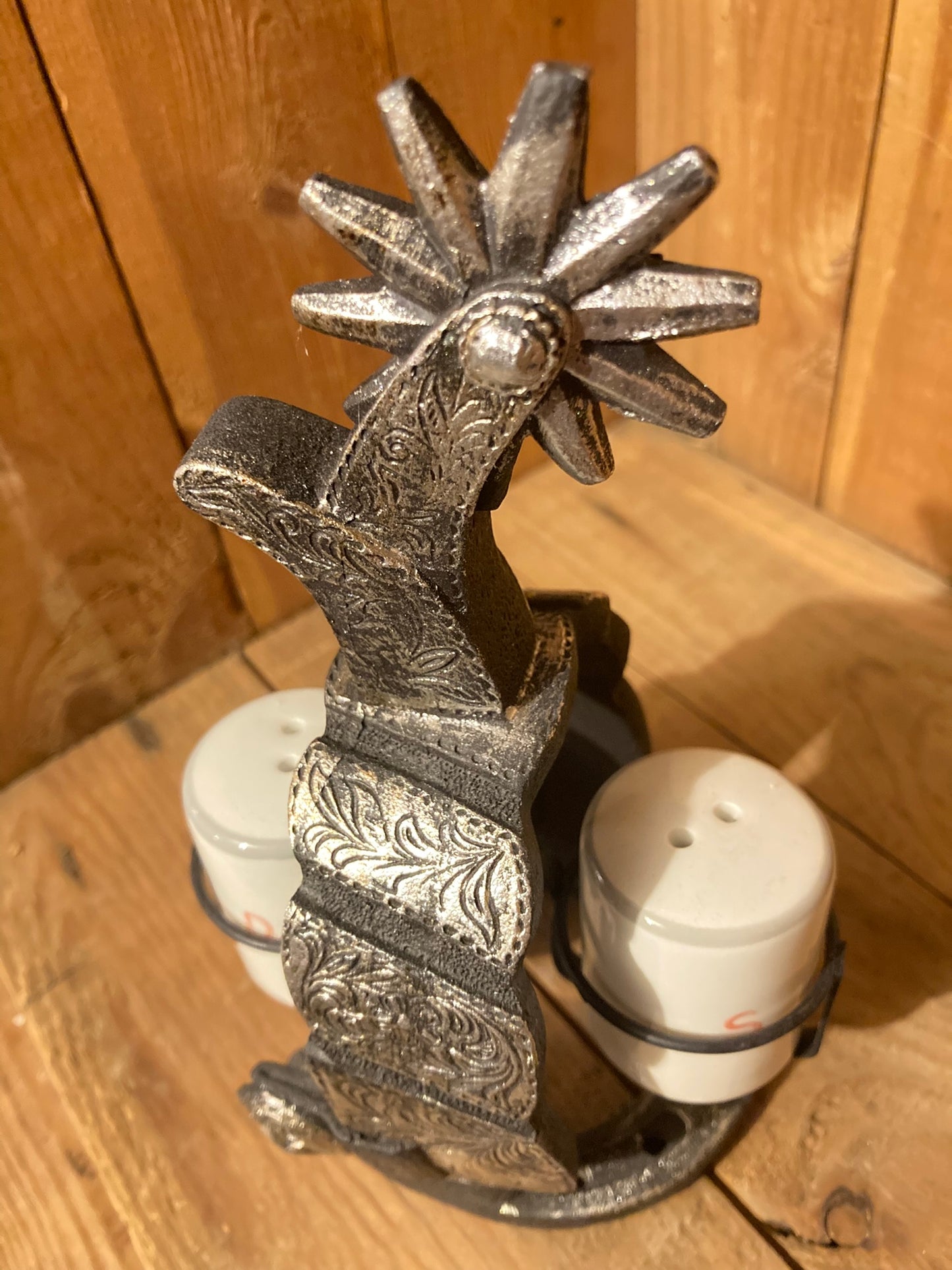 Salt- och pepparkar Sporre