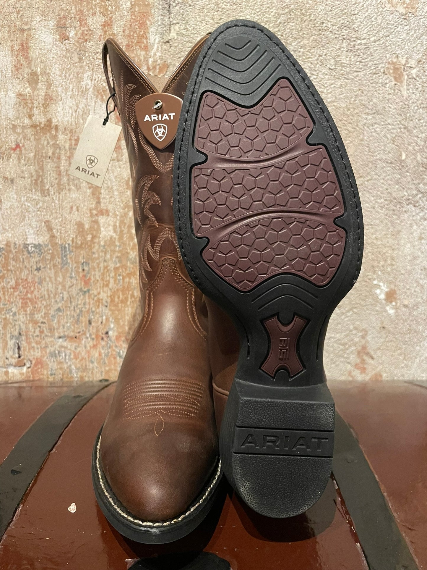 Ariat Heritage Western Round Toe Distressed Brown