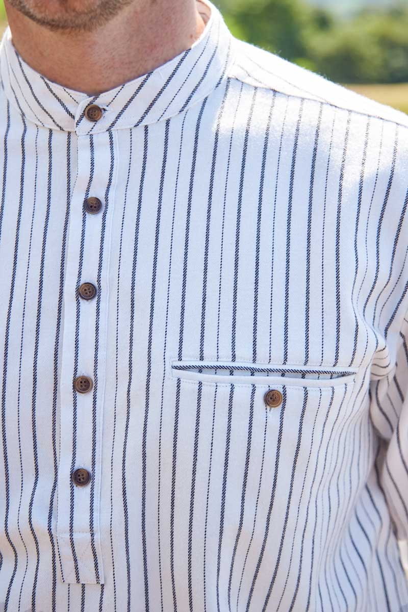 Gammaldags Farfarsskjorta Benvit med svarta ränder