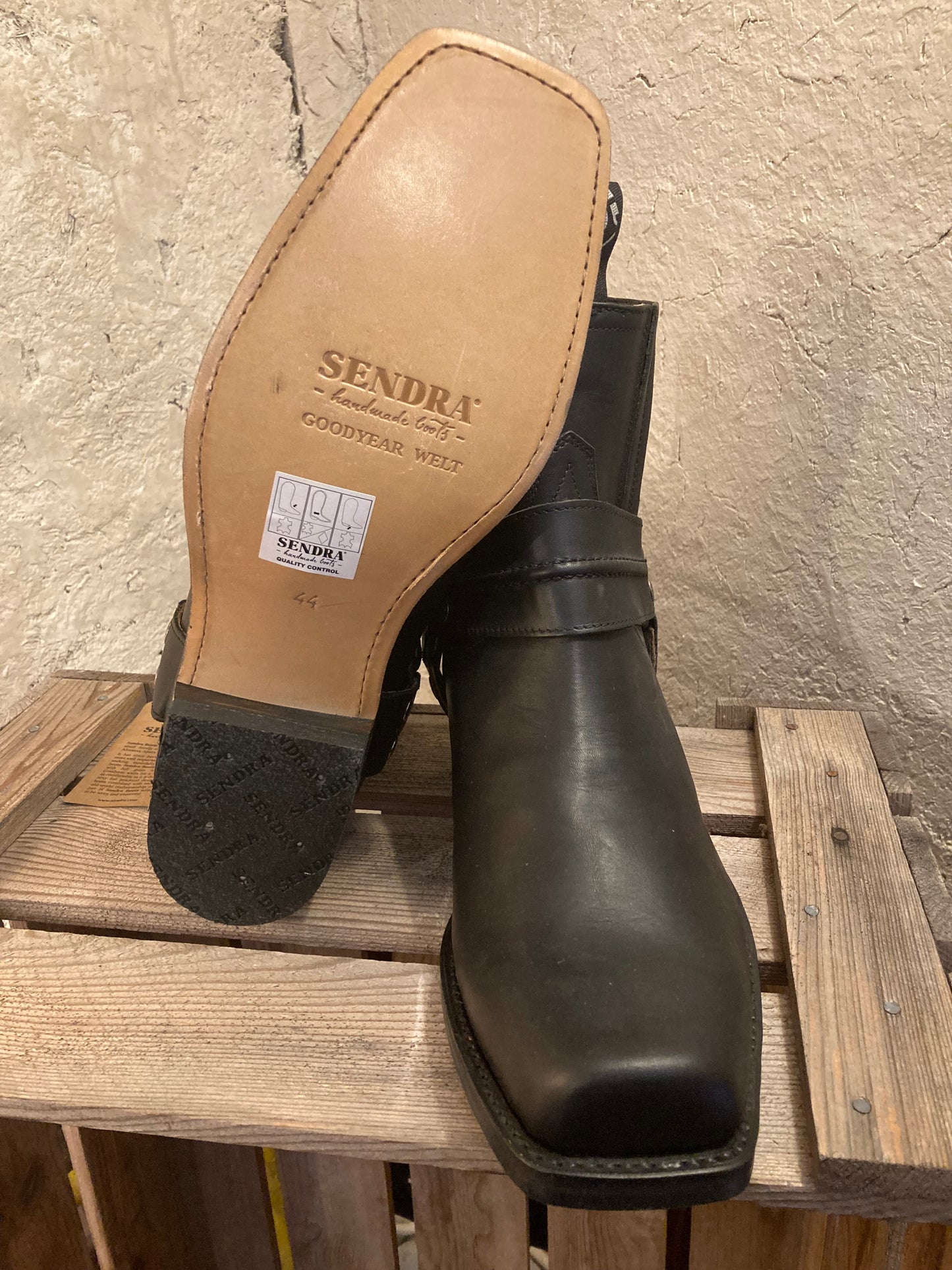 Sendra Läderboots Biker Svarta Lågskaftade st. 45