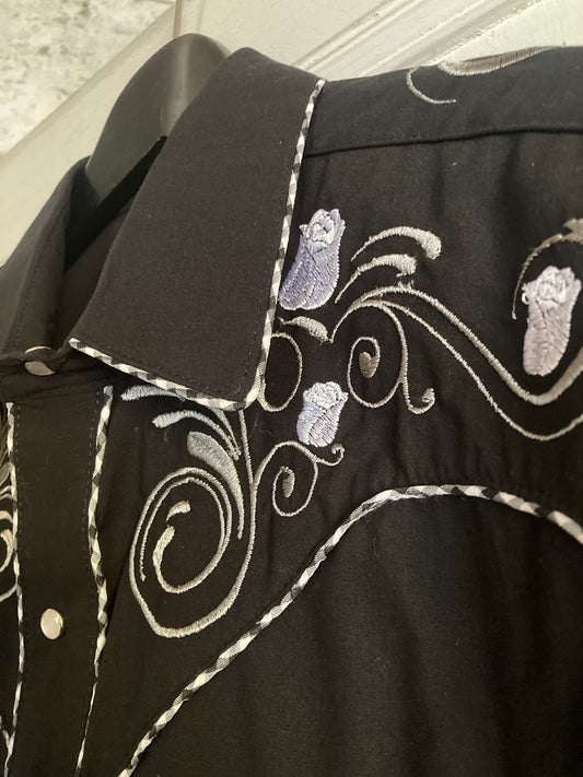 Westernskjorta Svart med vita broderier