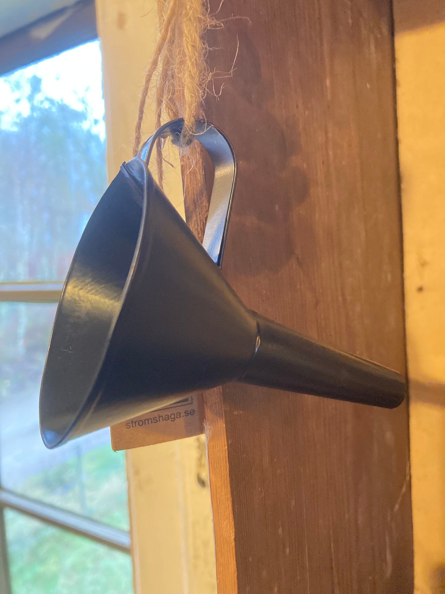 Lampoljetratt Svart Metall