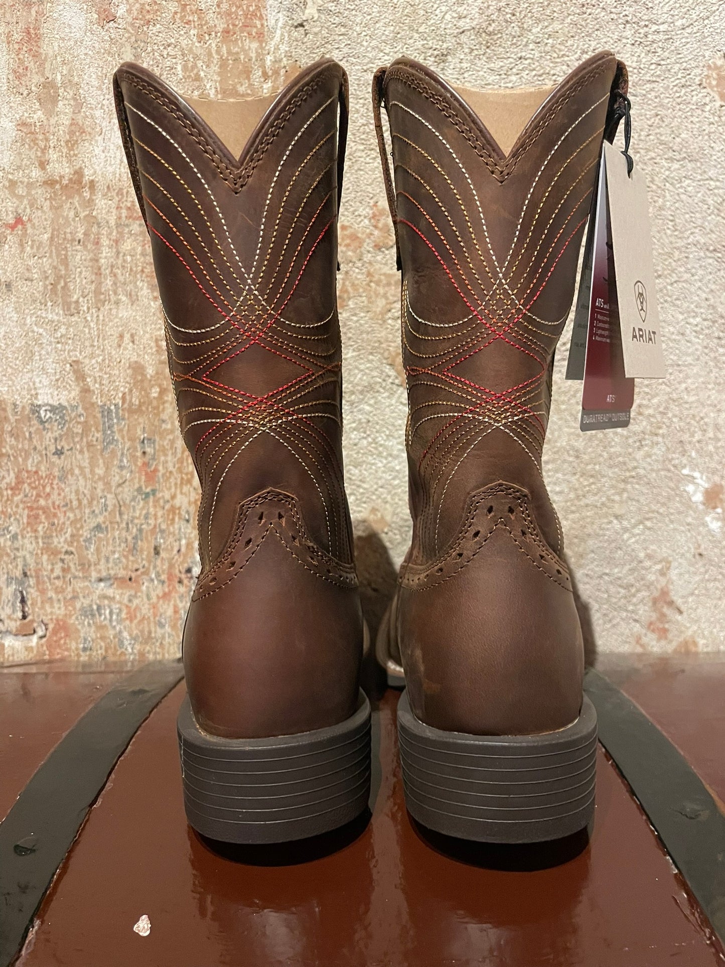 Ariat Sort Wide Square Toe Distressed Brown