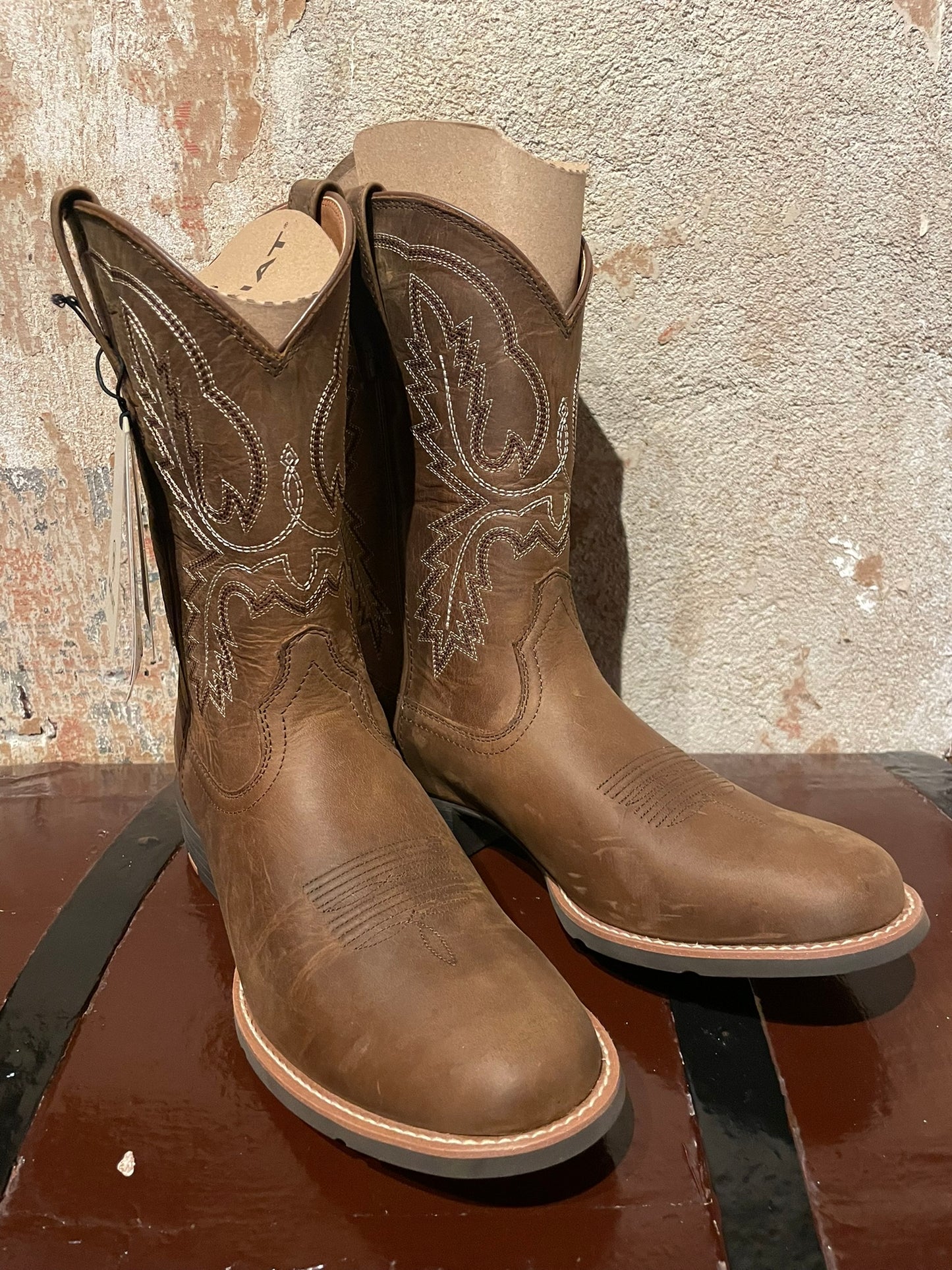 Ariat Sport Stratten Round Toe Distressed Brown